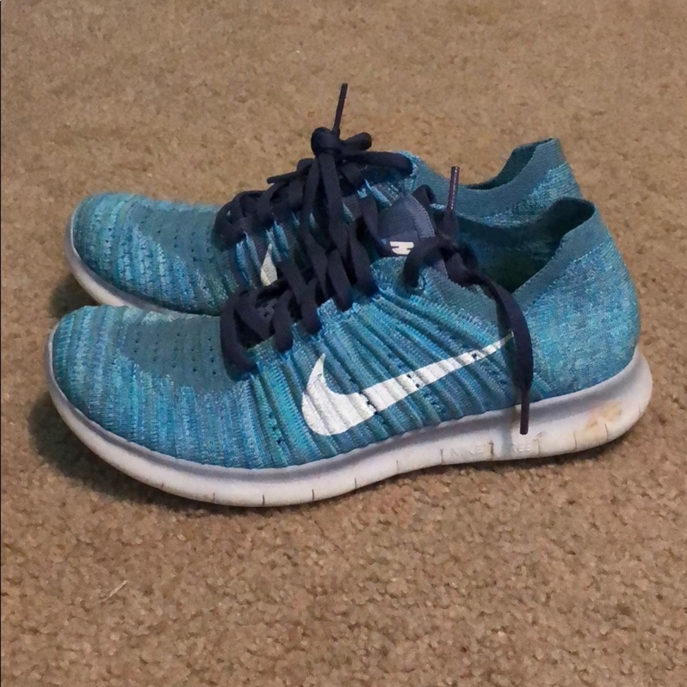 Blue nike free runs